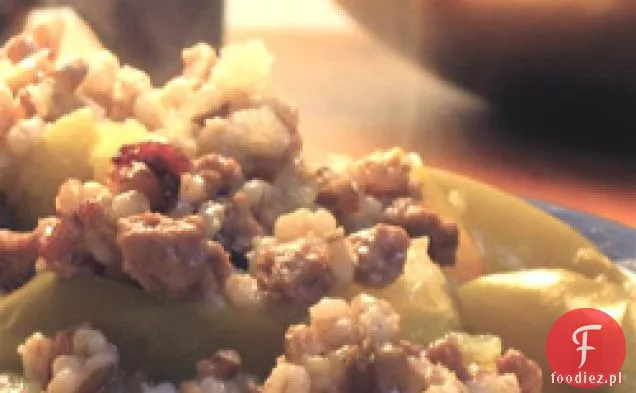 Zdrowe i pyszne: pieczone jabłka z kiełbasą jęczmienną Pilaf