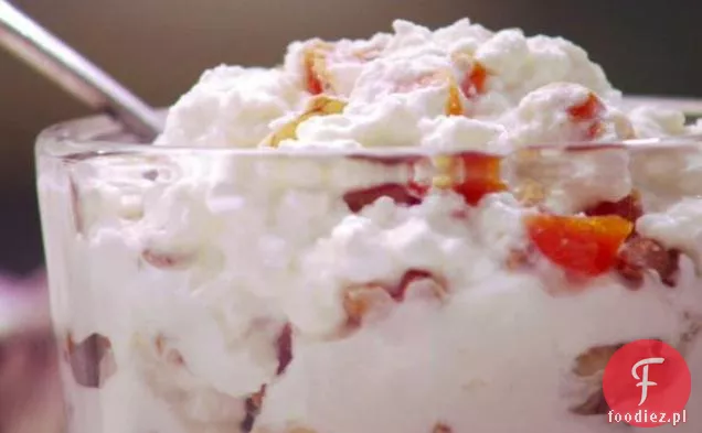 Domowa Ricotta z morelami i orzechami włoskimi