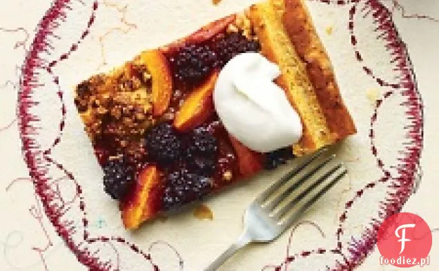 Tarta z morelowo-jeżynowym ciastem francuskim