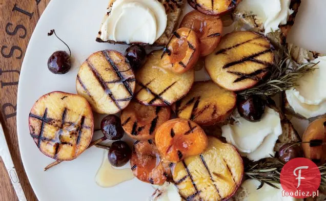 Grillowana Bruschetta owocowa z miodowym Mascarpone