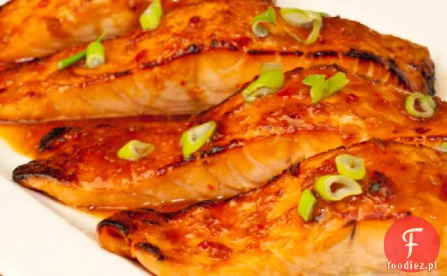 Pieczony Łosoś Z Tajską Słodką Glazurą Chili