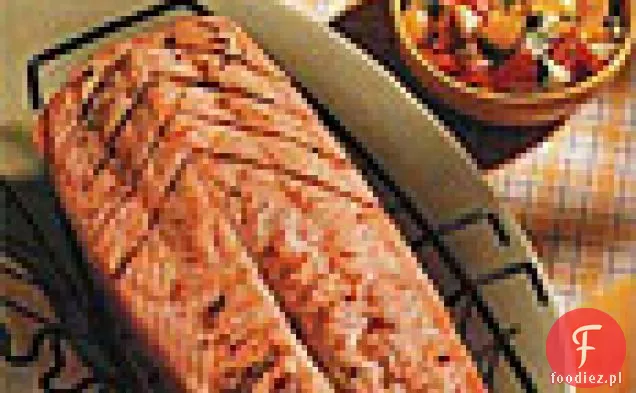 Grillowany łosoś z salsą pomidorową, ogórkową i Kaparową