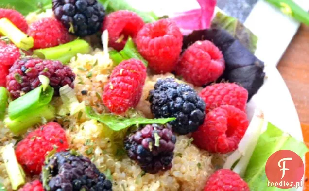 Sałatka Z Jagodami Quinoa
