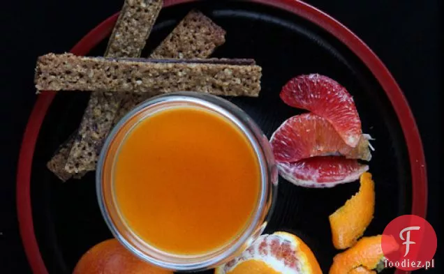 Odważne wyzwanie piekarzy: wanilia Bean & Blood Orange Panna Cotta z pomarańczowym sosem z ziela angielskiego i karmelem z pomarańczy kardamon orzechowy gorzka czekolada Florentyny (bezglutenowe)