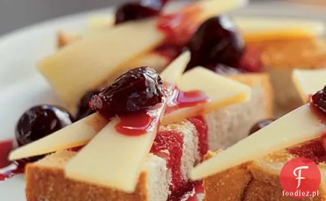 Gruyère i kompot z wiśni