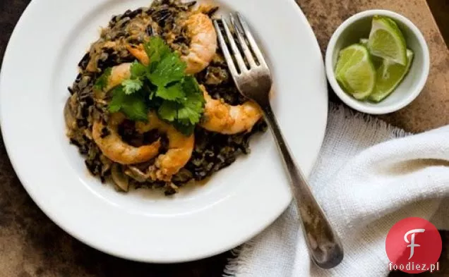 Kremowe krewetki chipotle z grzybami i dzikim ryżem