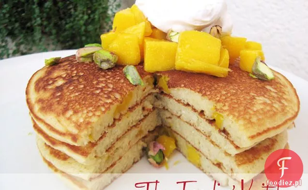 Naleśnik Z Mango Z Bitą Śmietaną Kokosową