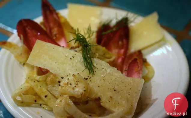 Endywia, Koper Włoski I Parmezan Z Dressingiem Anchois Daktylowym