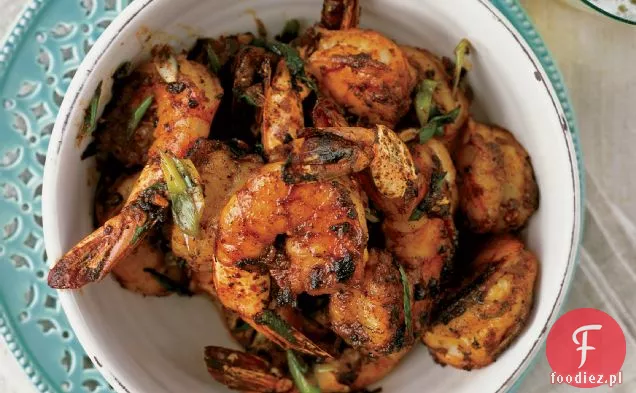 Krewetki obrać i zjeść z przyprawami do grilla