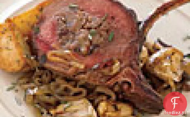 Stelaż Dziczyzny Nadziewanej Pekanami, Porzeczkami, Kiełbasą I Gruszkami