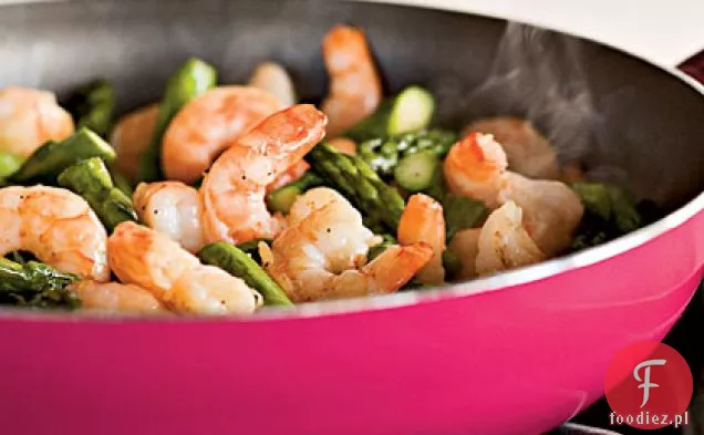 Smażone szparagi i krewetki z Gremolatą