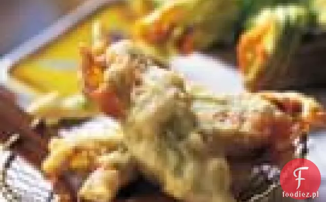 Smażone nadziewane kwiaty cukinii (fiori Di Zucca Fritti)