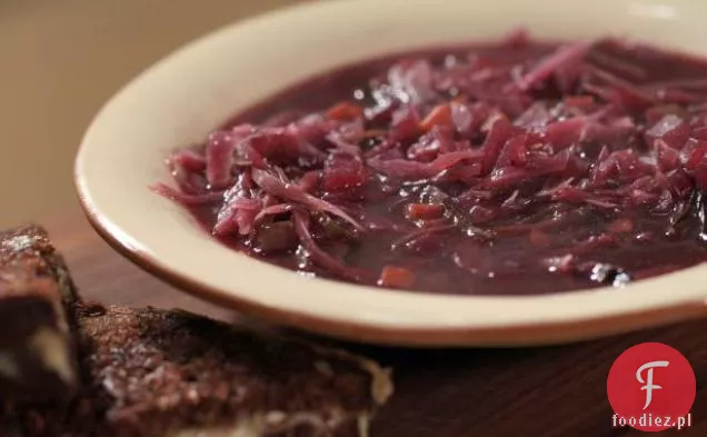 Niemiecka zupa z kapusty czerwonej słodko-kwaśnej