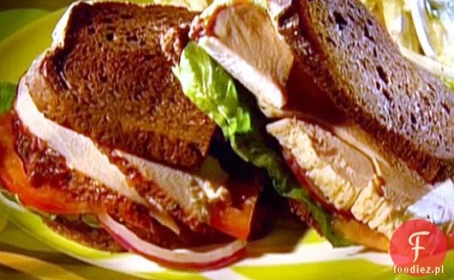 Pastrami z indyka na Pumperniklu