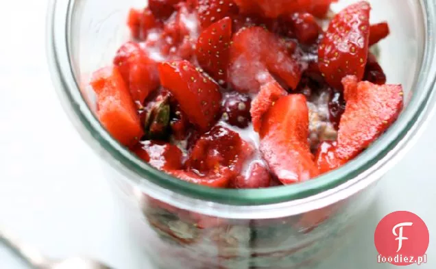 Bircher Musli Z Sosem Truskawkowym