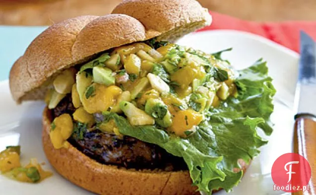Burgery z czarnej fasoli z salsą Mango