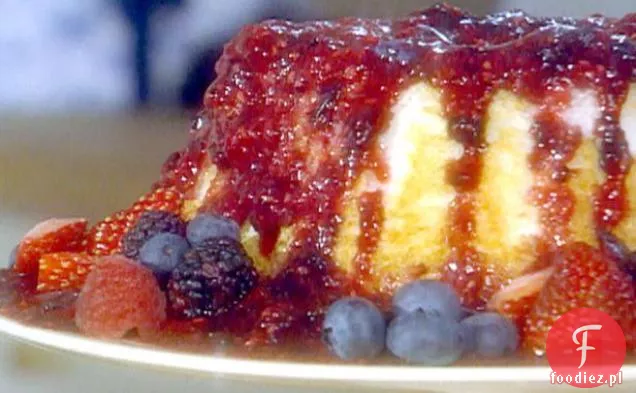 Angel Food Cake z mieszanymi jagodami