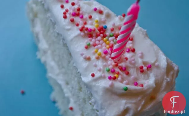 Tort urodzinowy waniliowy ze staroświeckim maślanym kremem waniliowym