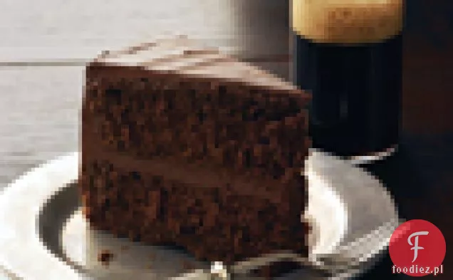 Czekoladowe ciasto warstwowe z polewą czekoladową