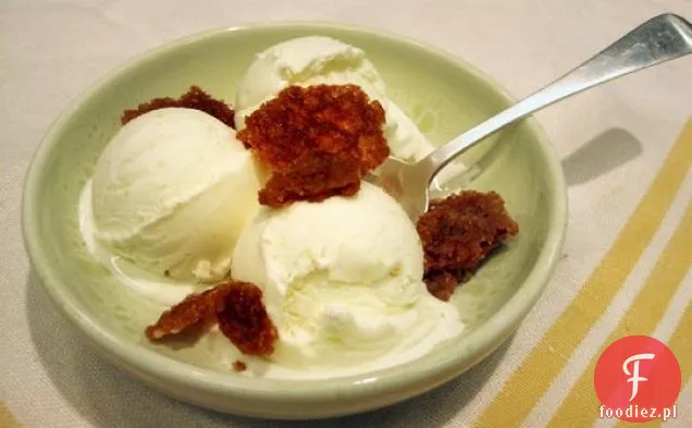 Cheesecake Ice Cream With Graham Cracker Crunch