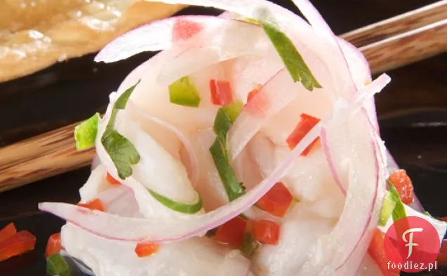 Czerwony Snapper Ceviche Z Jalapeno I Czerwoną Cebulą
