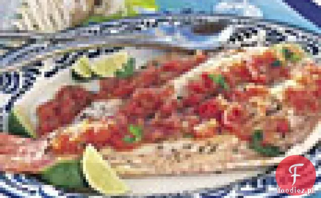 Grillowana ryba w całości z pieczonym sosem pomidorowo-Chile