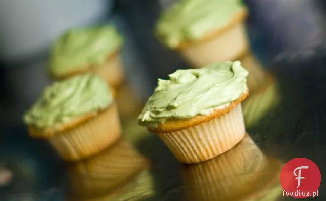 Biała Czekolada Matcha Mięta Maślana Na Kokosowych Babeczkach