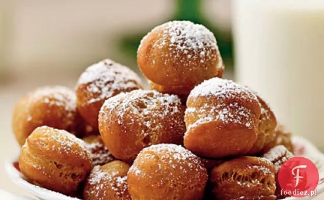 Podniesione piernikowe pączki i dziurki