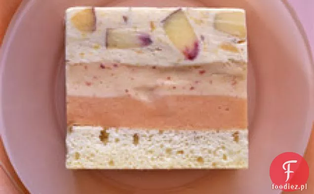 Ciasto lodowe z brzoskwiniami i śmietaną