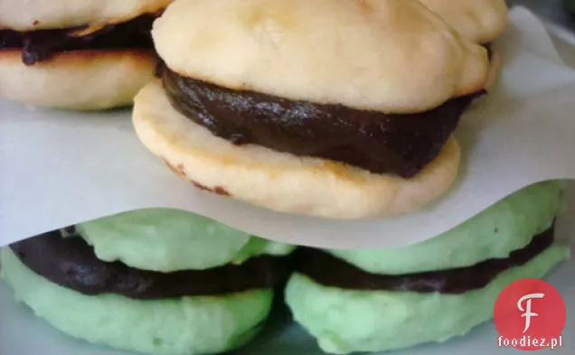 Cakespy: Reverse Whoopie Placki