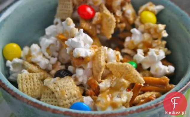 Crunchy Caramel Munch Mix