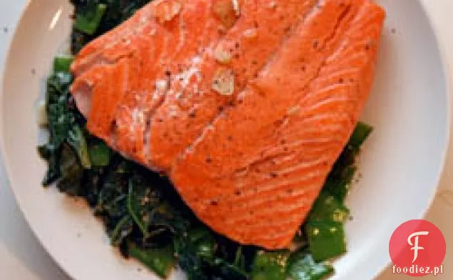 Kolacja: pstrąg smażony z czosnkiem i bazylią