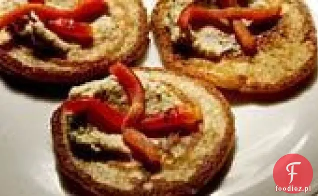 Blini pełnoziarniste z zieloną oliwkową tapenadą
