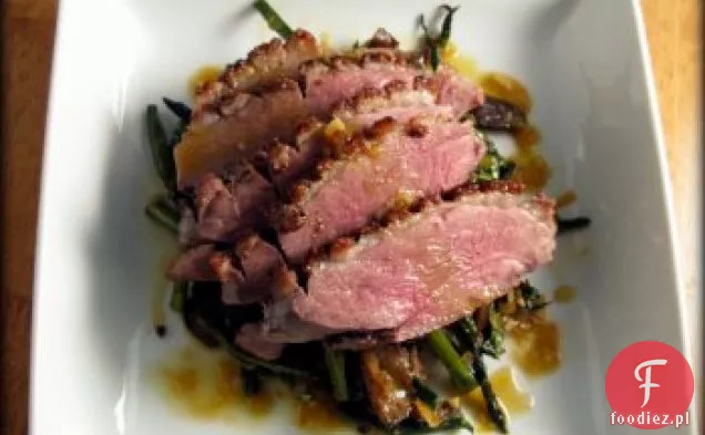 Sałatka Jarzynowa Z Chrupiącą Kaczką Mandarynkową