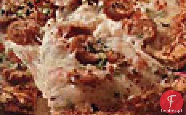 Pizza Z Kiełbasą Z Kaczki Z Zieloną Cebulką I Pomidorem