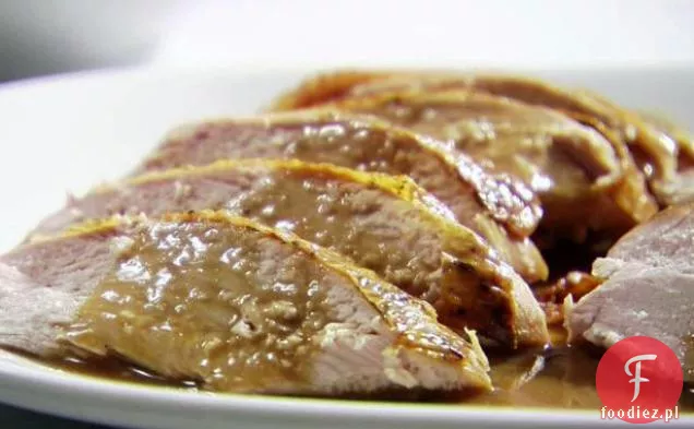 Pieczona pierś indyka z pikantnym olejem ziołowym