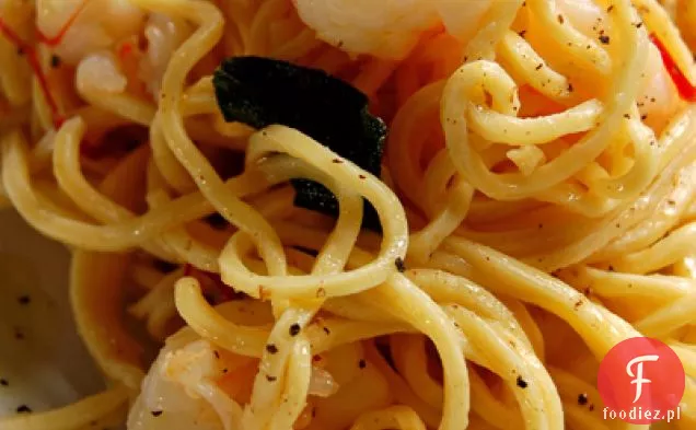 Spaghetti Aglio Olio Z Chilli, Szałwią I Krewetkami