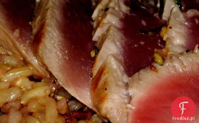 Proste Kolacje: pieczony tuńczyk Ahi z dzikim ryżem