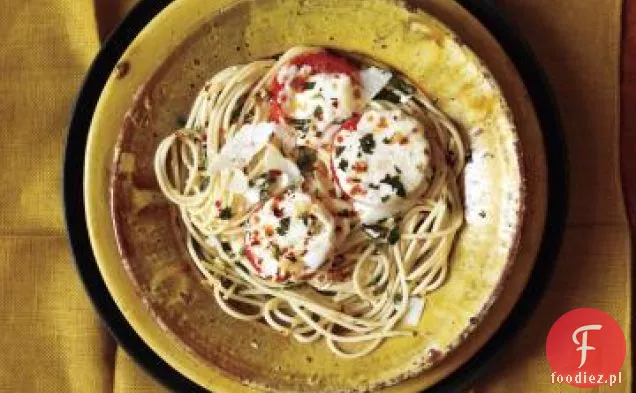 Bazyliowe Spaghetti Z Serowymi Pieczonymi Pomidorami