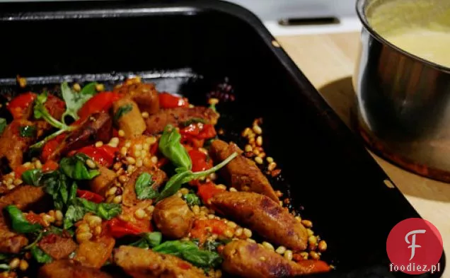 Pieczone Kiełbaski Wegetariańskie Z Miękką Kremową Polentą