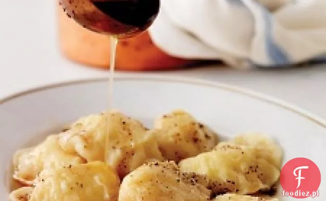 Pierogi Z Nadzieniem Ziemniaczanym I Brązowym Masłem