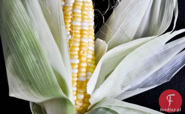 Grillowana Kukurydza Z Masłem Boczkowym I Serem Cotija