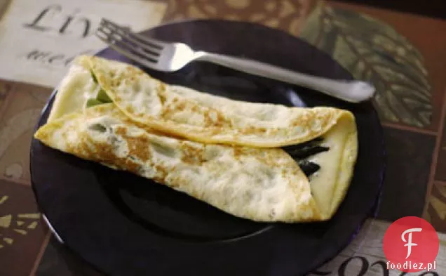 Szwajcarski I Pieczony Omlet Ze Szparagami
