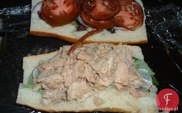Pan Bagnat Z Rzodkiewką I Tuńczykiem