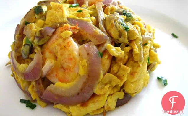 Omlet z krewetek / stir-fried Eggs With Red Onions and Shrimp Recipe