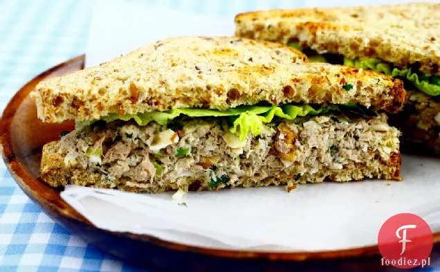 KANAPKA Z TUŃCZYKIEM Z KOKOSEM I KOLENDRĄ