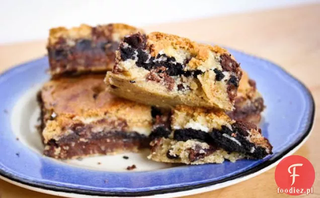 Oreo Cream Cheese Blondies