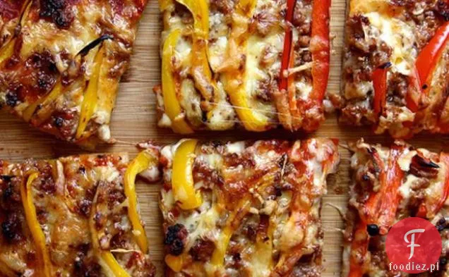 Pikantna Pizza Z Kiełbasą I Pieprzem
