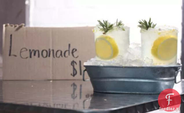 Lemoniada miodowo-rozmarynowa