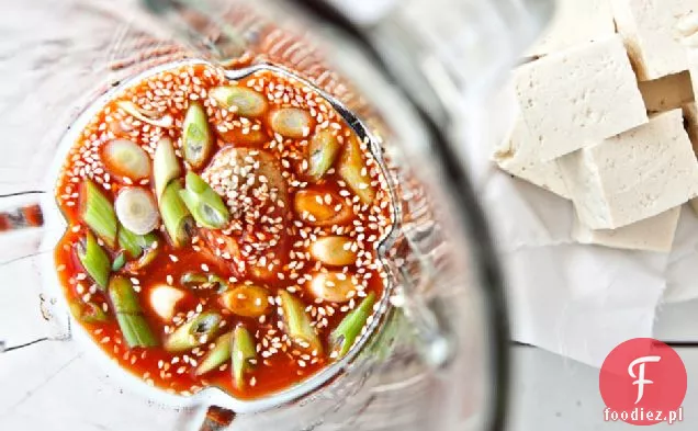 Sriracha-Tofu z grilla